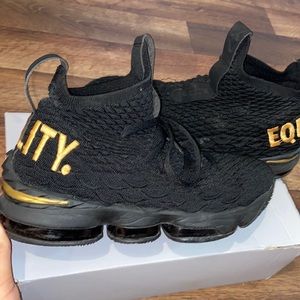 Nike LeBron 15 equality (black) men’s size 7, women’s size 9.